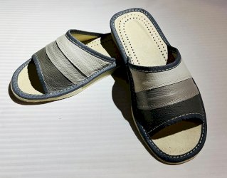 27 Kapcie damskie